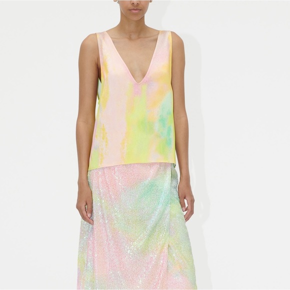 STINE GOYA Tops - NEW STINE GOYA - Elanor Heavy Satin Top - Fireworks size Small